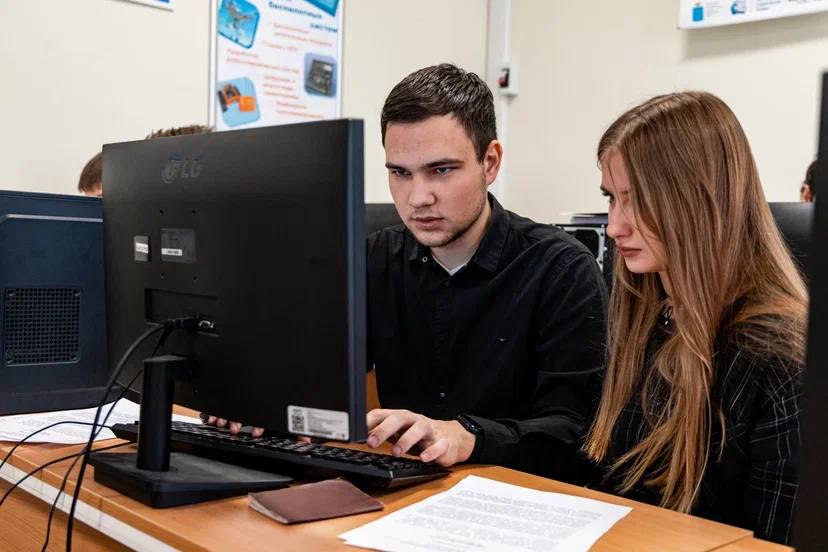 В Саратове определили победителей регионального этапа по робототехнике