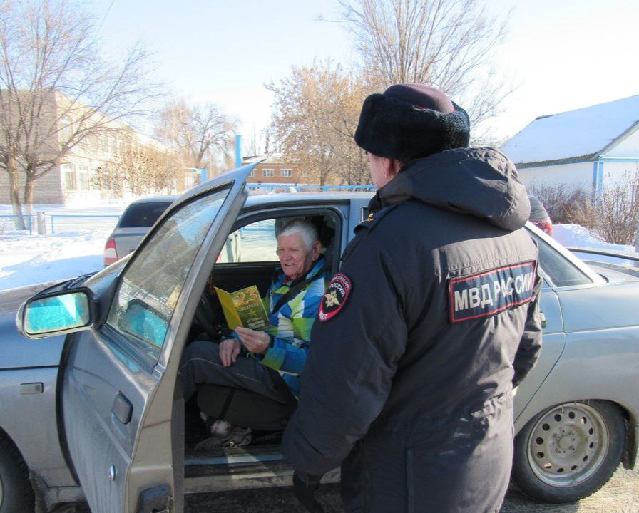 В Саратовской области госавтоинспекторы в преддверии Дня защитника Отечества провели акцию #ЯСоблюдаюПДД В Саратовской области госавтоинспекторы в преддверии Дня защитника Отечества провели акцию #ЯСоблюдаюПДД