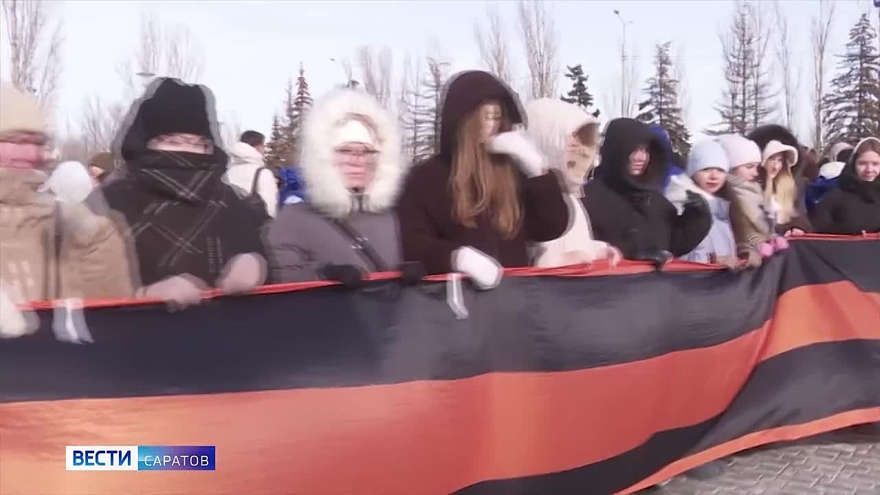 В Парке Победы на Соколовой горе состоялся патриотический флешмоб, приуроченный ко Дню защитника Отечества