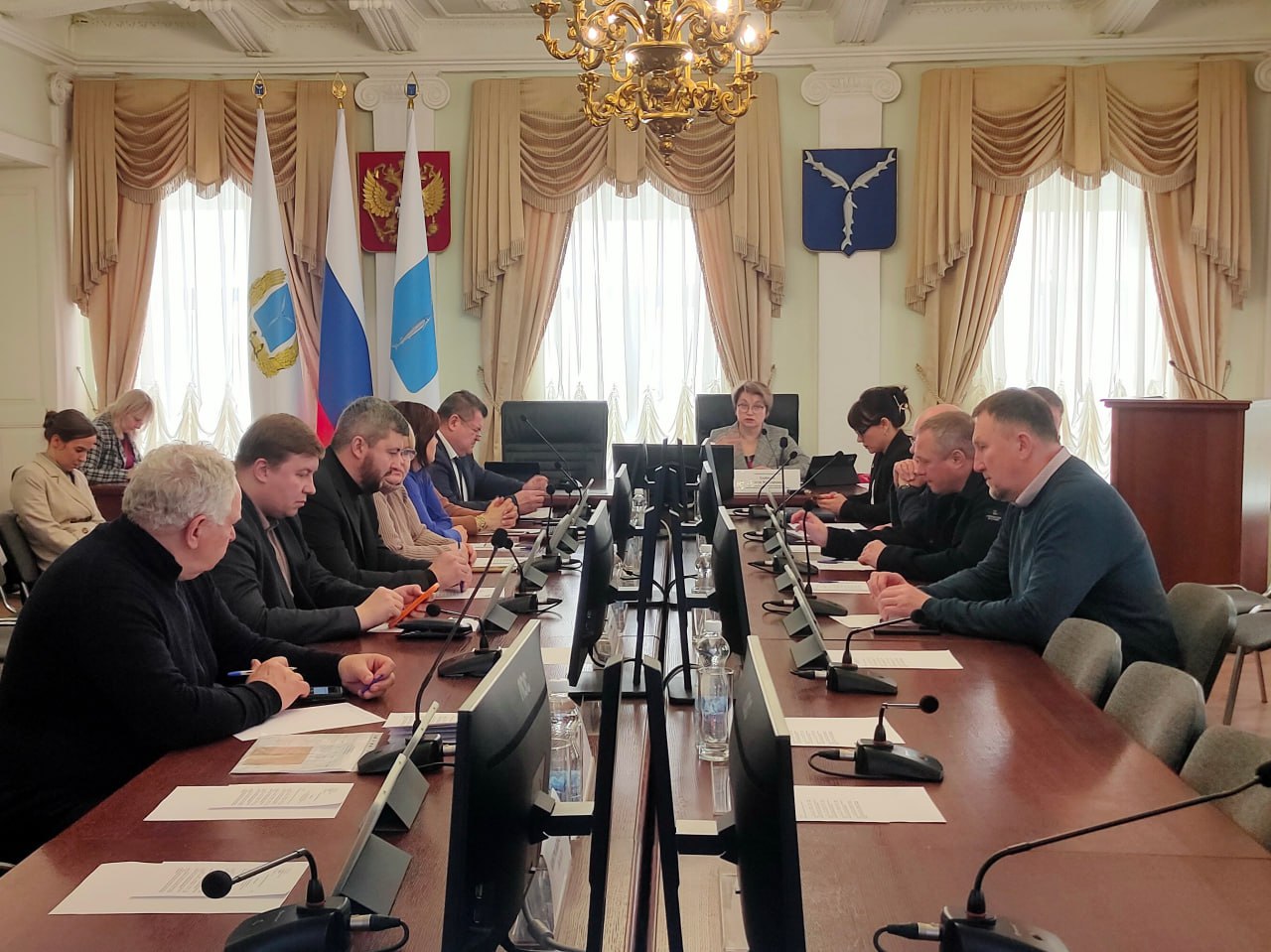 Главы администраций четырех районов Саратова отчитались о работе, проделанной в 2025 году