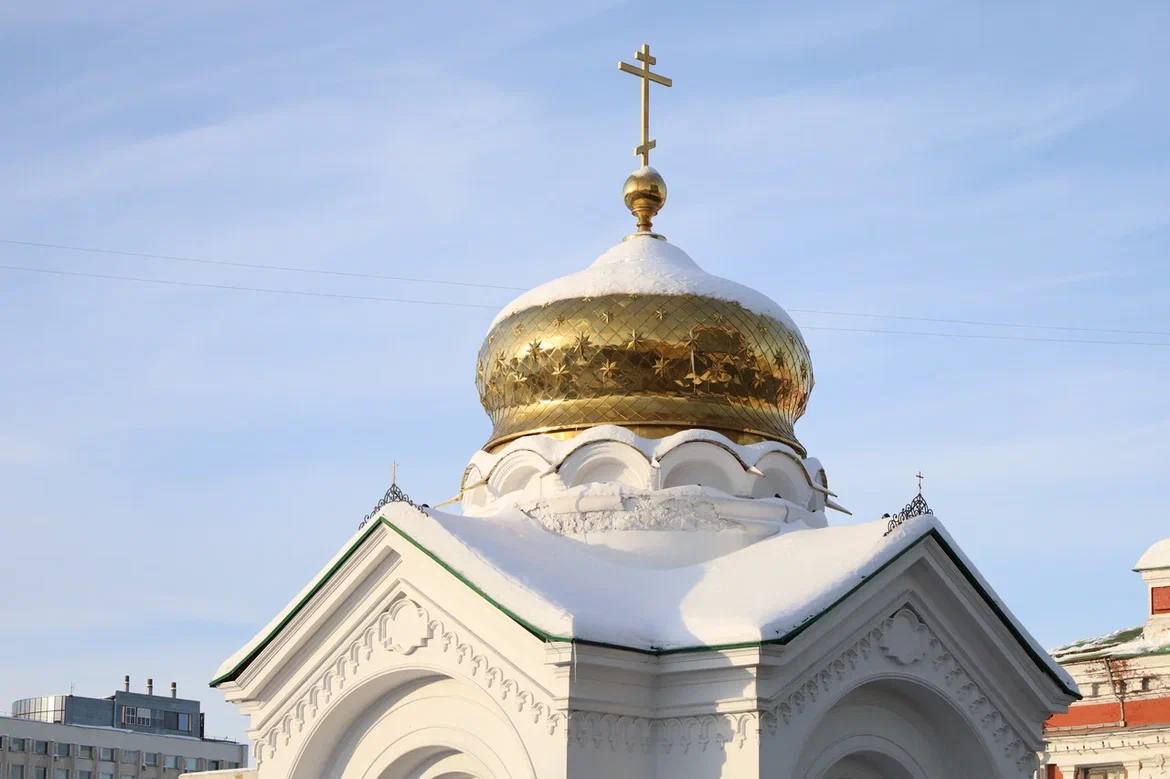 Лучи солнца озаряют дорогу в март Лучи солнца озаряют дорогу в март