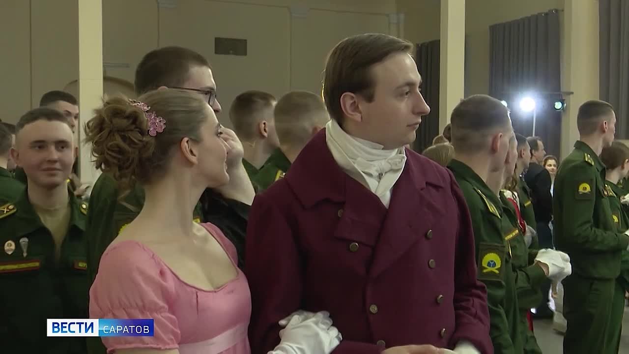 Масленичный бал в стиле ампир: саратовский Дом работников искусств вновь устроил необычный вечер