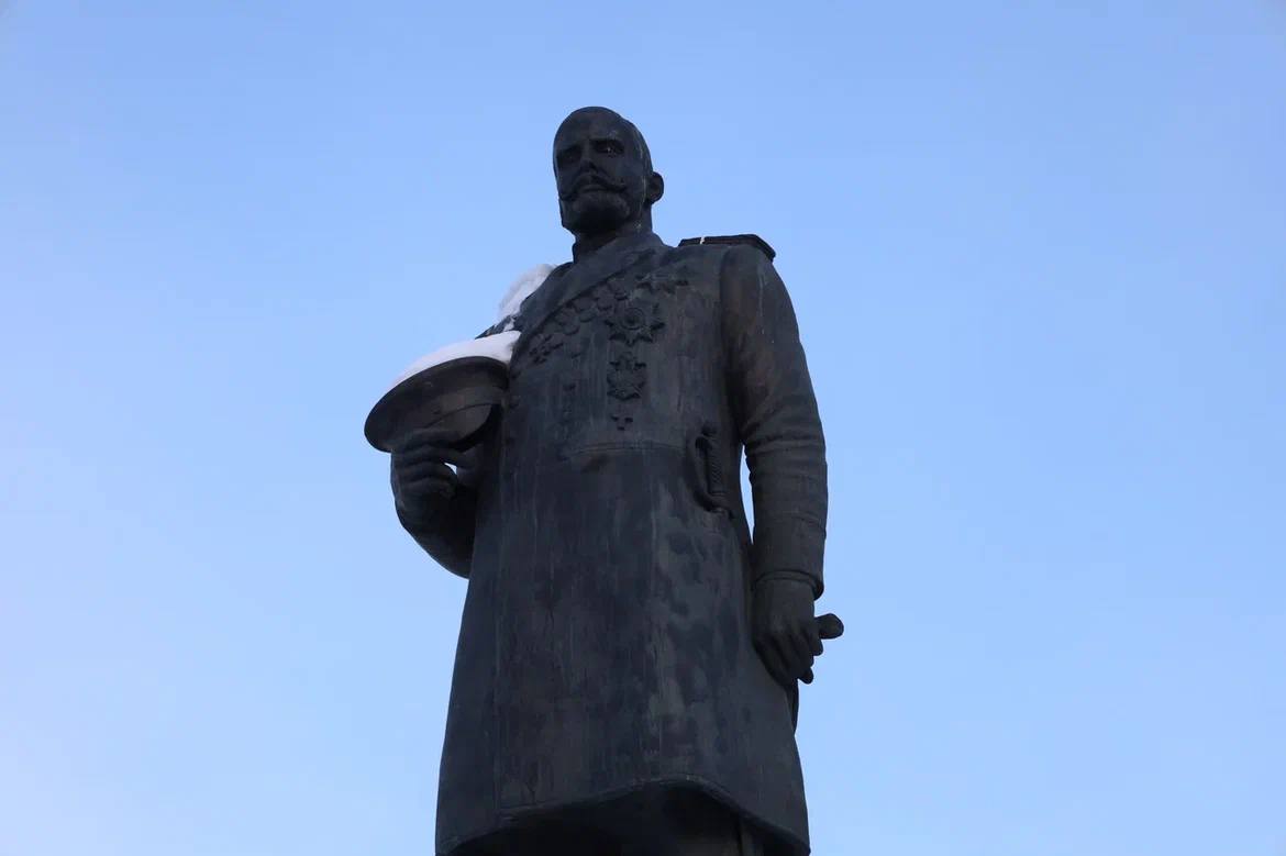 Лучи солнца озаряют дорогу в март Лучи солнца озаряют дорогу в март