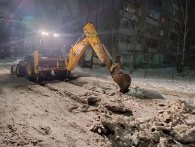 Продолжаются плановые работы по уборке снега и наледи