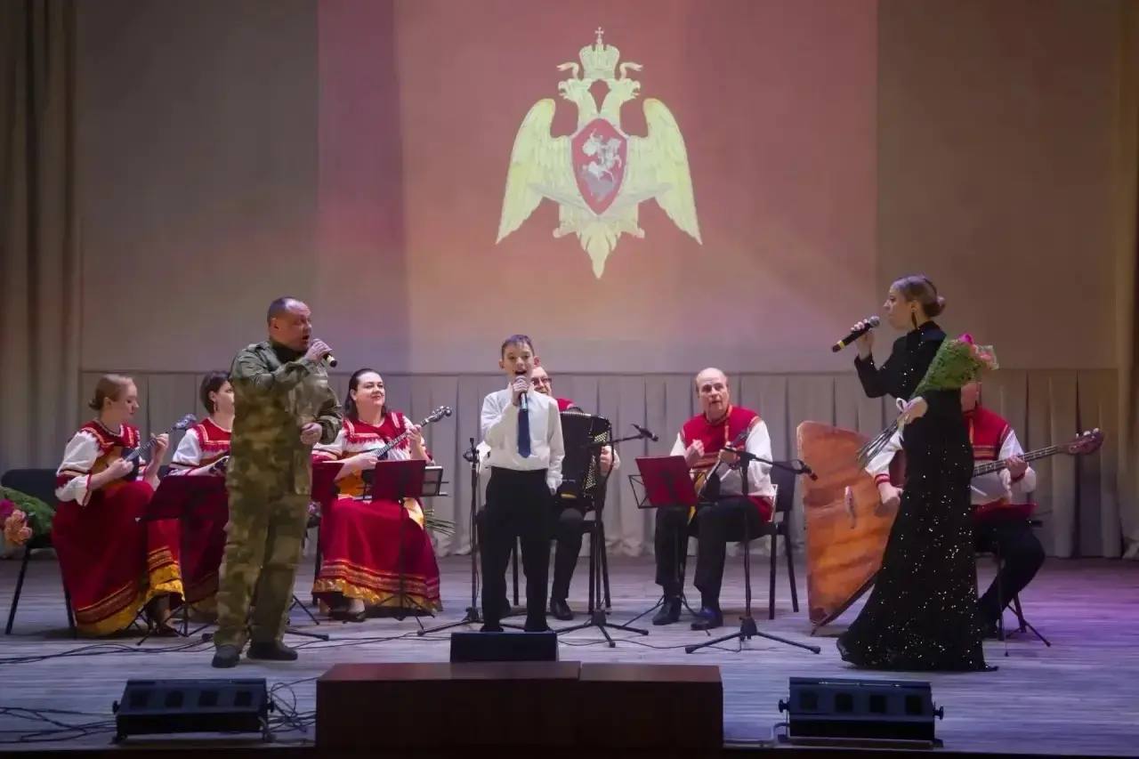 Саратовцы поздравили защитников Отечества в зоне проведения специальной военной операции Саратовцы поздравили защитников Отечества в зоне проведения специальной военной операции