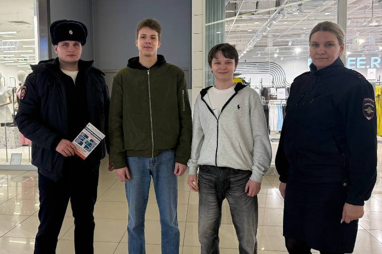 В Саратове полицейские проводят профилактические рейды в торговых центрах