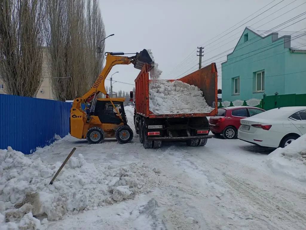 В связи с выпадением небольшого количество снежных масс на улицах города работали наши комбинированные дорожные машины В связи с выпадением небольшого количество снежных масс на улицах города работали наши комбинированные дорожные машины
