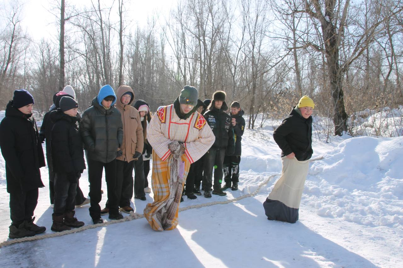 С блинами и играми: как учащиеся Лицея №2 весну зазывали С блинами и играми: как учащиеся Лицея №2 весну зазывали