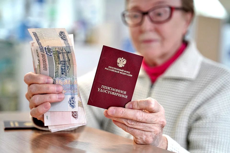 Как живут россияне без пенсионного стажа и сколько они получают от государства