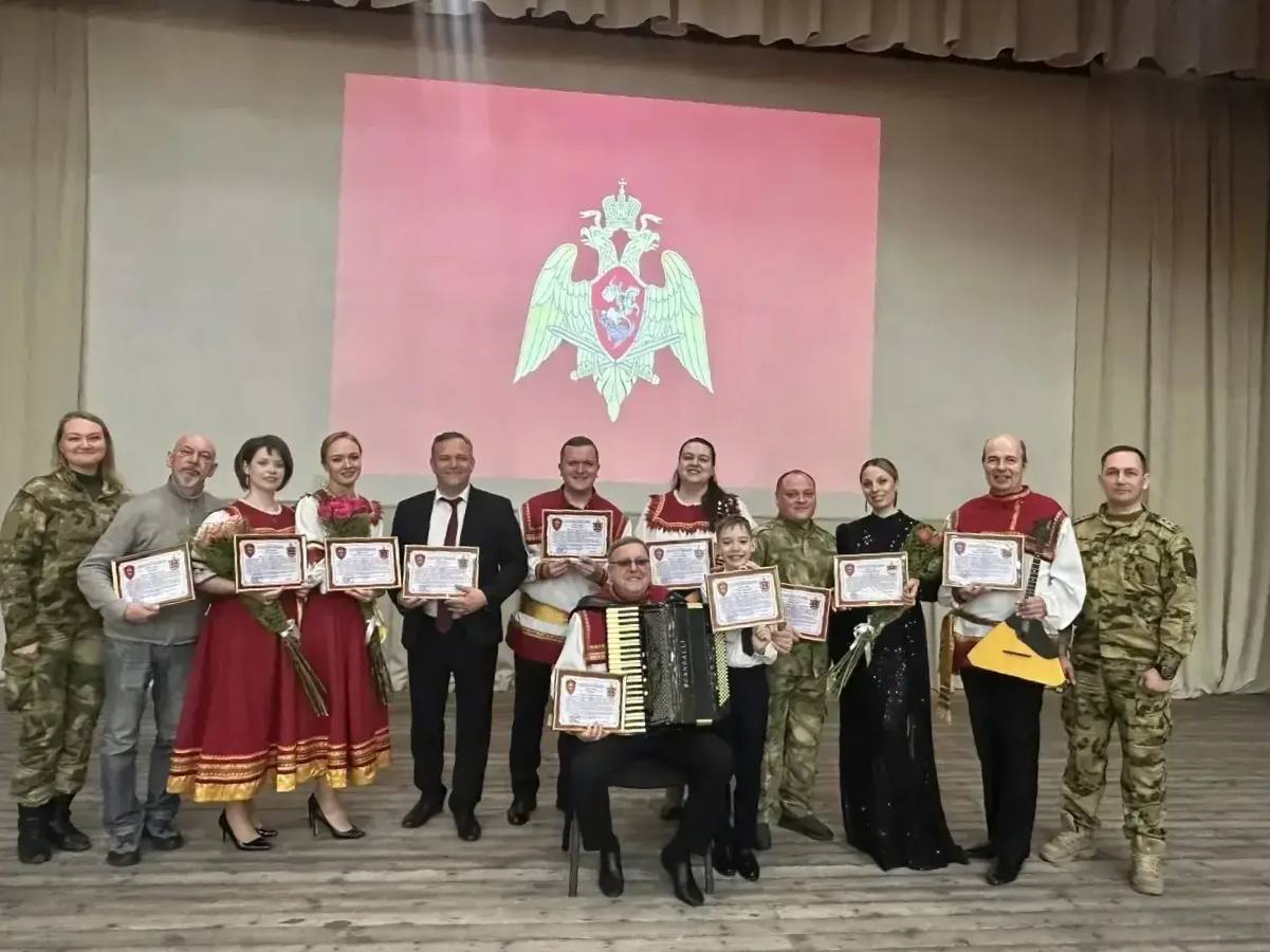 Саратовцы поздравили защитников Отечества в зоне проведения специальной военной операции Саратовцы поздравили защитников Отечества в зоне проведения специальной военной операции