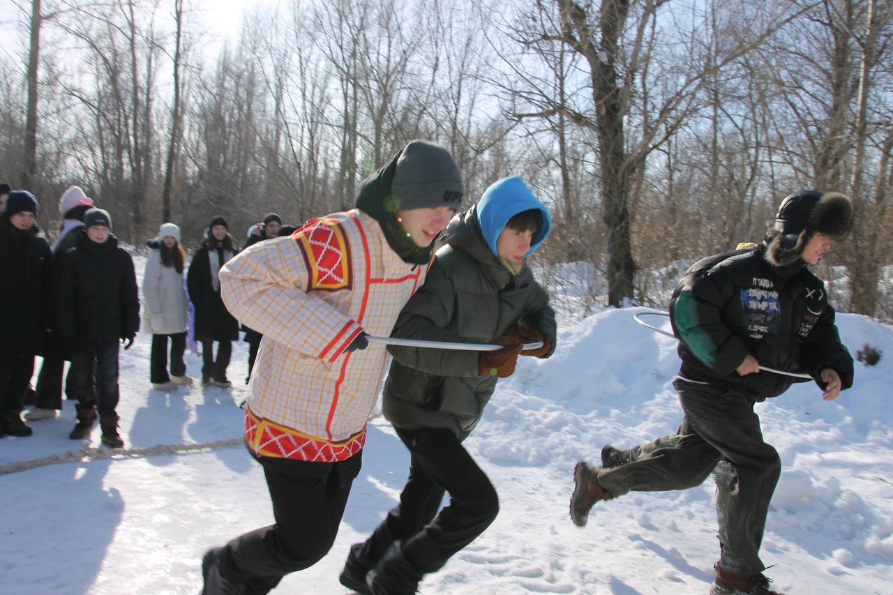 С блинами и играми: как учащиеся Лицея №2 весну зазывали С блинами и играми: как учащиеся Лицея №2 весну зазывали
