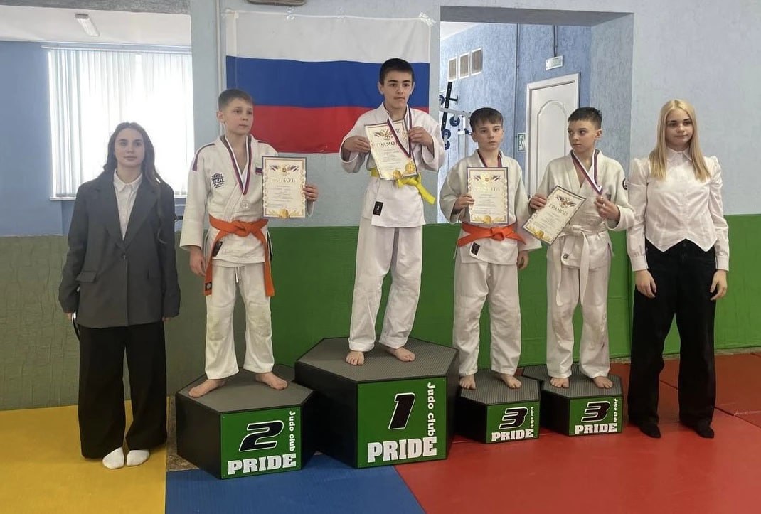 В Энгельсе состоялись соревнования по дзюдо среди юношей и девушек до 13 лет, посвященные Дню защитника Отечества В Энгельсе состоялись соревнования по дзюдо среди юношей и девушек до 13 лет, посвященные Дню защитника Отечества
