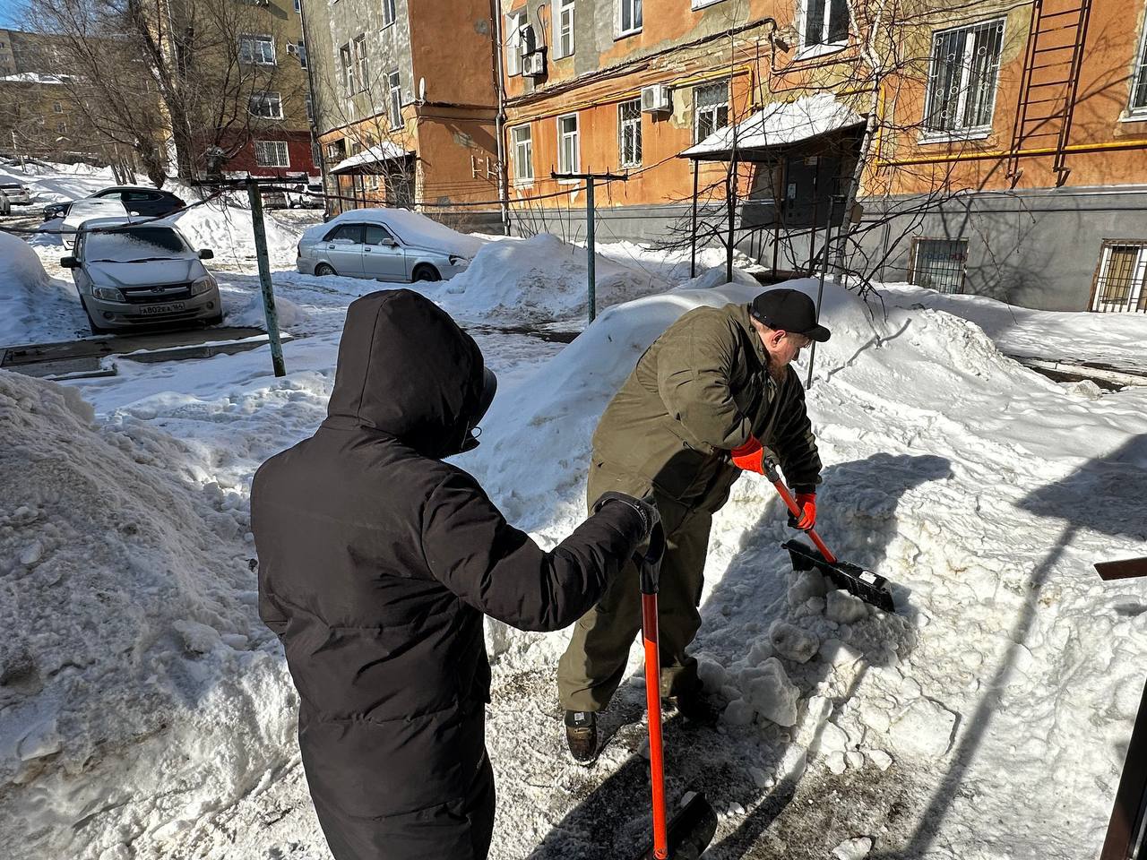 В Саратове продолжается мониторинг состояния дворовых территорий В Саратове продолжается мониторинг состояния дворовых территорий