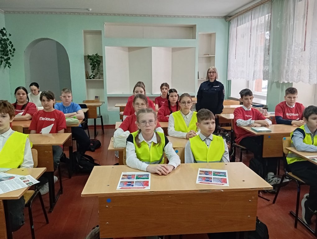 Транспортные полицейские г. Ртищево рассказали подросткам о правилах безопасности на железной дороге