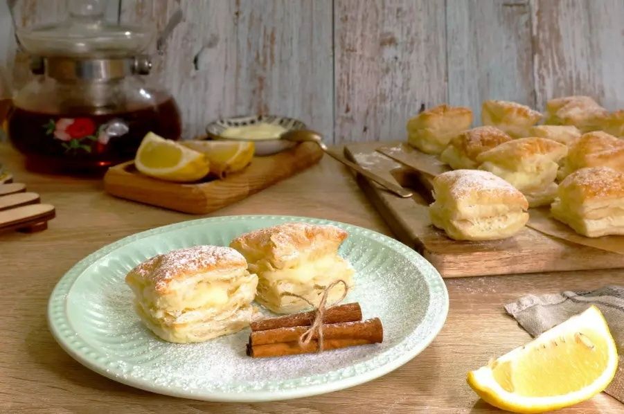 Вкусный путь в Испанию: слоёные пирожные «Мигелитос»