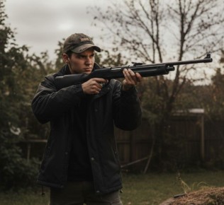 14-летний подросток открыл стрельбу по детям