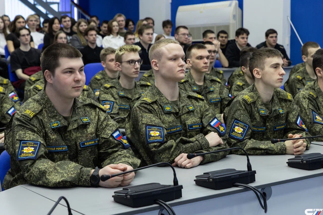 Военкор НТВ встретился с молодежью Саратова Военкор НТВ встретился с молодежью Саратова