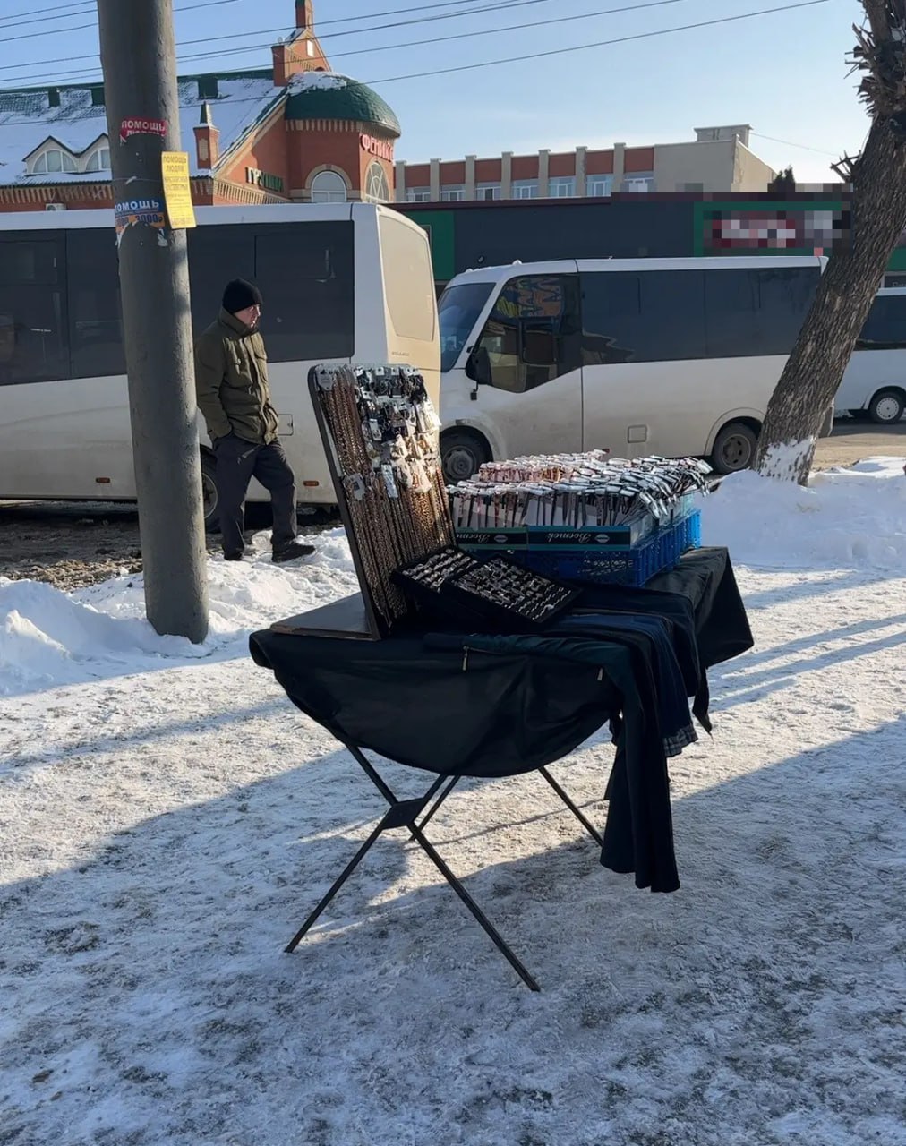 В Энгельсе пресекают несанкционированную торговлю В Энгельсе пресекают несанкционированную торговлю