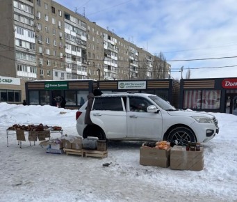 В Энгельсе пресекают несанкционированную торговлю