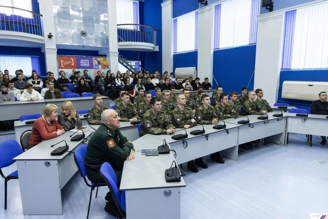 Военкор НТВ встретился с молодежью Саратова Военкор НТВ встретился с молодежью Саратова