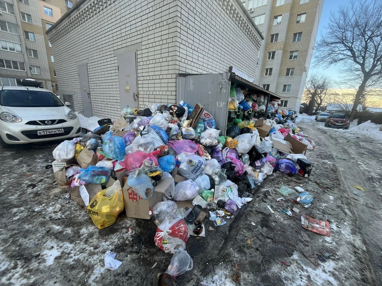 Мэрия потребовала освободить от мусора площадки на Шелковичной Мэрия потребовала освободить от мусора площадки на Шелковичной