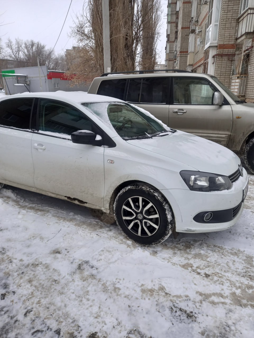 В Энгельсе на автомобиль должника по налогам наложен арест В Энгельсе на автомобиль должника по налогам наложен арест