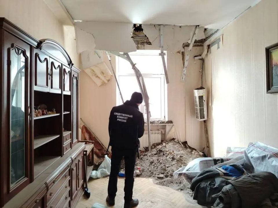 В саратовском доме-памятнике обрушился потолок