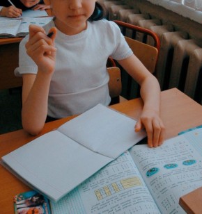 Права школьников: где заканчиваются обязанности и начинаются требования