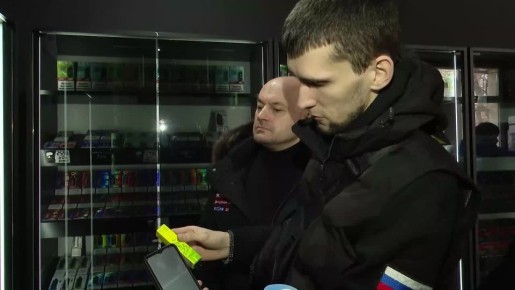 И пустим, и продадим: в Саратове прошел рейд по вейп-шопам