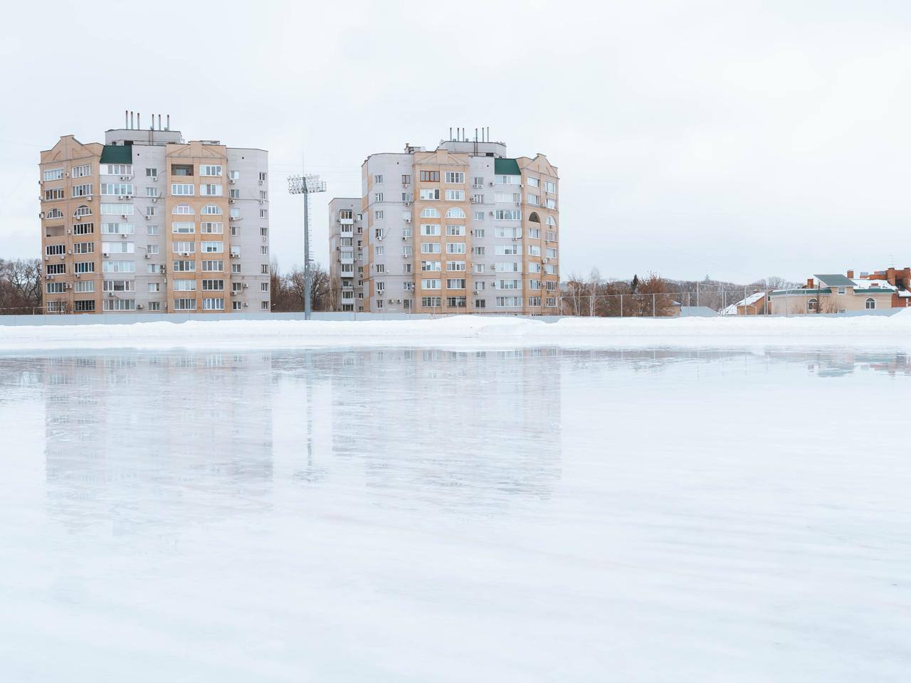 По этому городу гулять можно бесконечно долго По этому городу гулять можно бесконечно долго