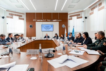 Начальник отдела по надзор за соблюдением законов в социальной сфере прокуратуры Саратовской области Олег Гриднев принял участие в заседании Совета ректоров вузов Саратовской области