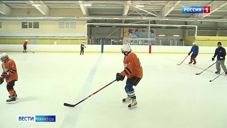 Саратовская юношеская команда «Оптимисты» приняла участие в крупном турнире по адаптивному хоккею « РАСсвет над Волгой», который состоялся в Нижнем Новгороде