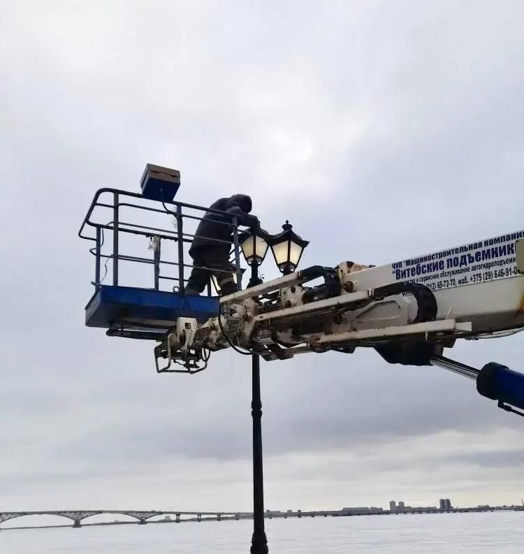 Ведется работа по обеспечению исправного функционирования систем наружного освещения и светофорных объектов