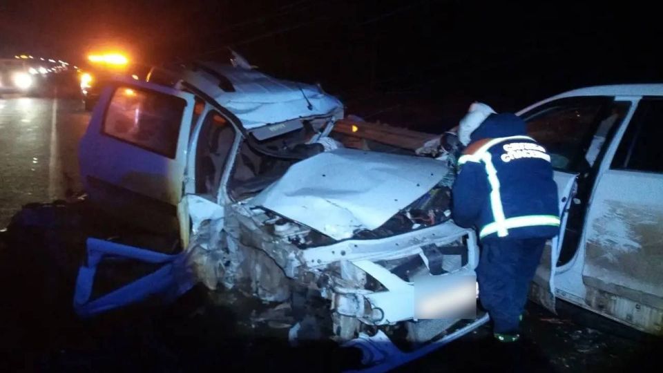 В ДТП погибли двое, пострадали трое