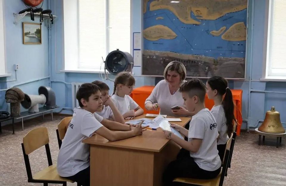 В Саратове прошла открытая городская спортивно-краеведческая игра для младших школьников «Фронтовой экспресс»