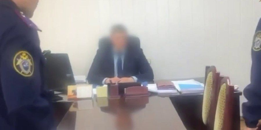 Ершовского главу Константина Мызникова задержали из-за махинаций с контрактом