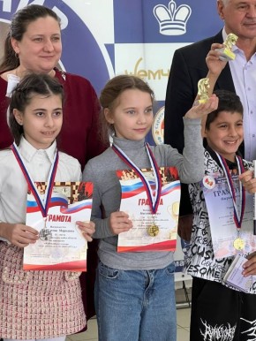 Саратовские шахматисты завоевали 4 медали на областном турнире по классическим шахматам «Кубок Гагарина»