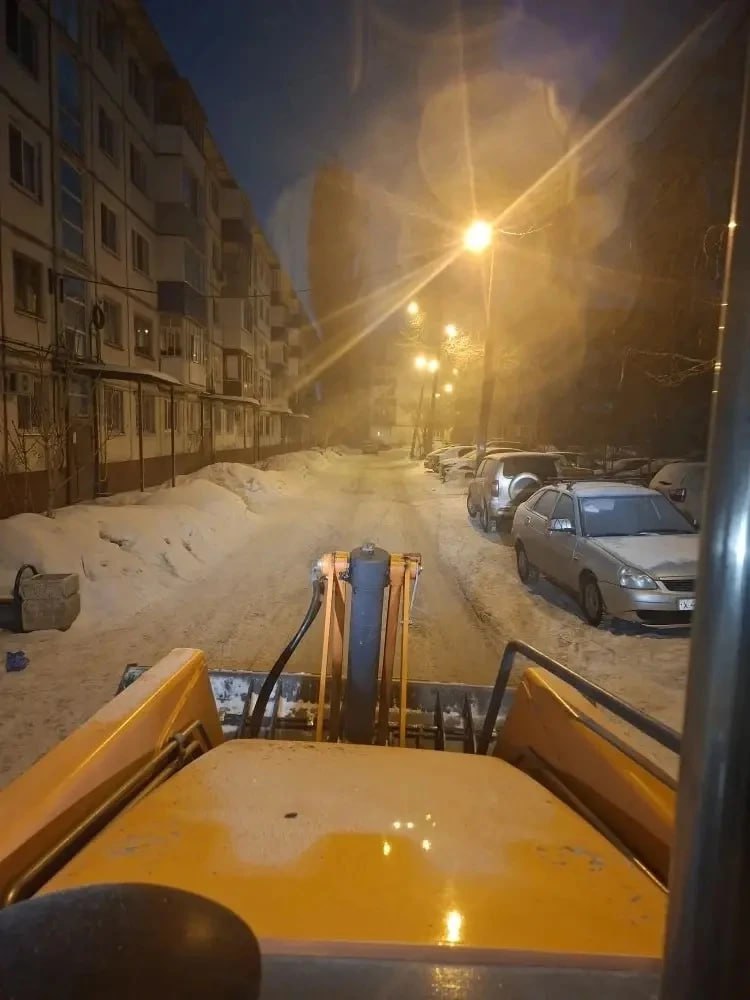 Уборка и вывоз снега, очистка и посыпка тротуаров Уборка и вывоз снега, очистка и посыпка тротуаров