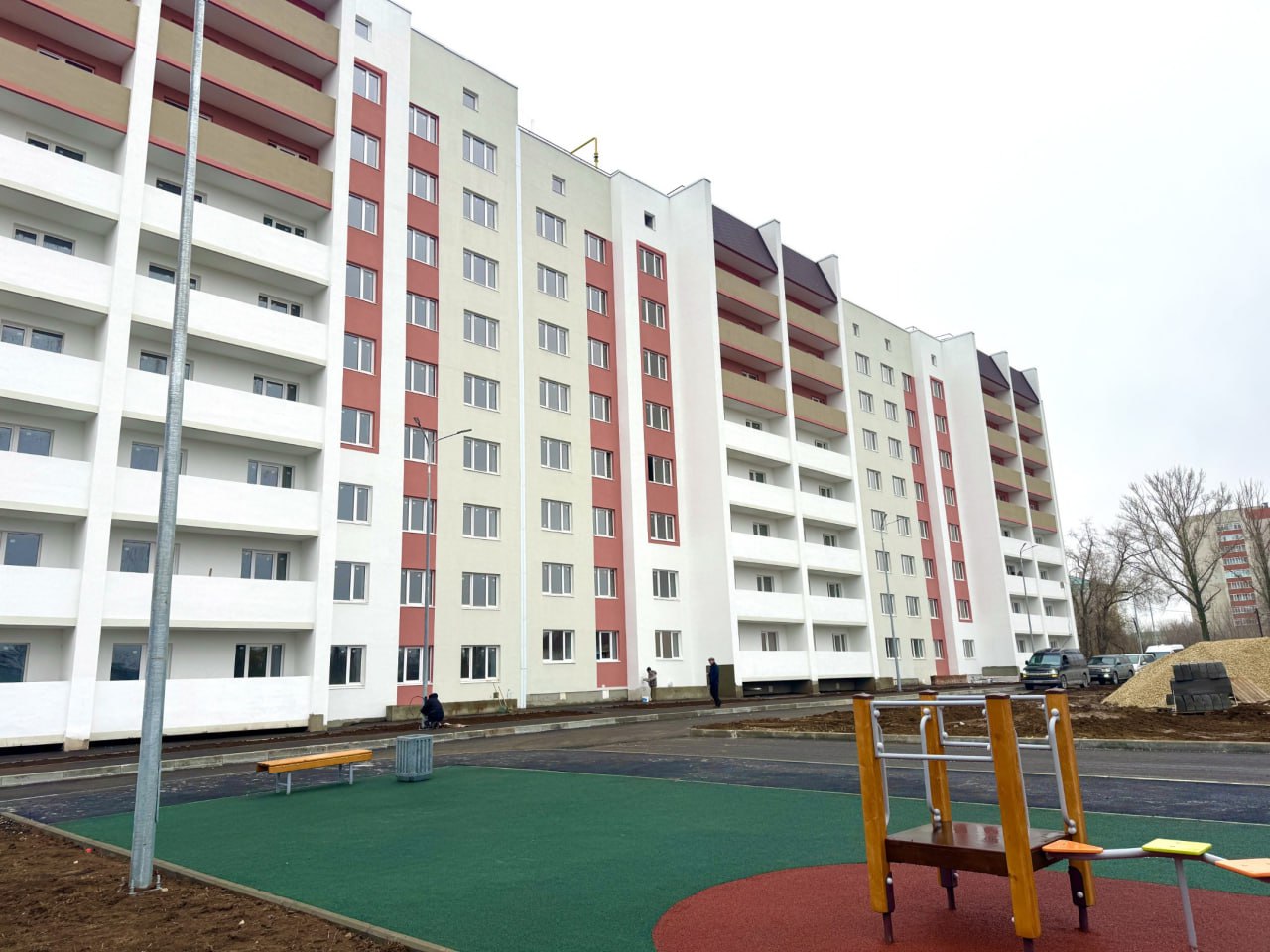 Здравоохранение. По инициативе председателя Госдумы Вячеслава Володина в Балаково построен многоквартирный жилой дом на 150 квартир для работников государственных учреждений здравоохранения Здравоохранение. По инициативе председателя Госдумы Вячеслава Володина в Балаково построен многоквартирный жилой дом на 150 квартир для работников государственных учреждений здравоохранения