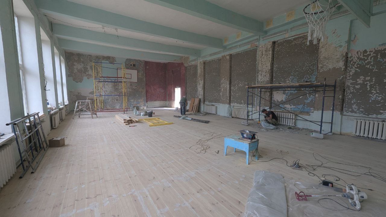 В рамках региональной программы «Развитие образования», инициированной губернатором Романом Бусаргиным, провели текущий ремонт школы №21, помещений Центра дополнительного образования, отремонтировали кровлю в 39 детском саду... В рамках региональной программы «Развитие образования», инициированной губернатором Романом Бусаргиным, провели текущий ремонт школы №21, помещений Центра дополнительного образования, отремонтировали кровлю в 39 детском саду...