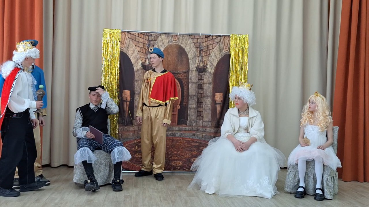 Школьные актёры оживили народные сказки Школьные актёры оживили народные сказки