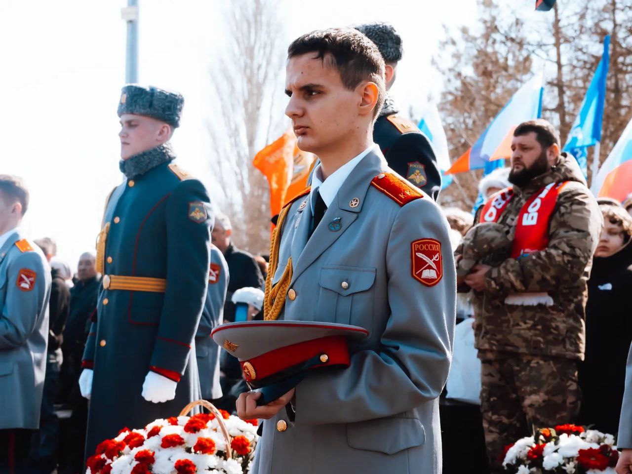 В Саратове увековечили имена участников специальной военной операции В Саратове увековечили имена участников специальной военной операции