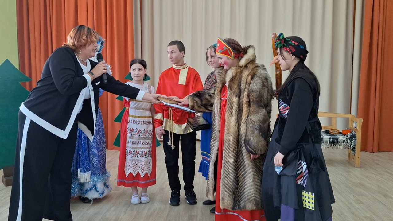 Школьные актёры оживили народные сказки Школьные актёры оживили народные сказки