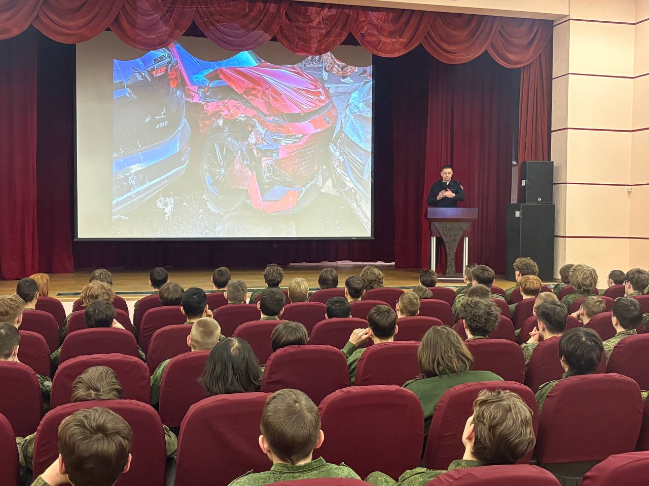 Сотрудники управления Госавтоинспекции посетили центр военно-патриотического воспитания молодежи «Авангард» Сотрудники управления Госавтоинспекции посетили центр военно-патриотического воспитания молодежи «Авангард»