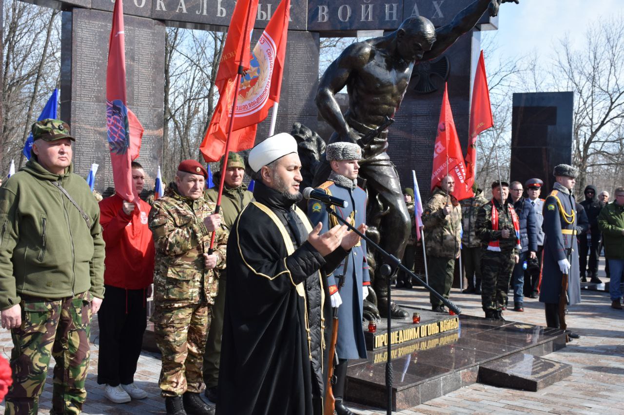 В Саратове увековечили имена участников специальной военной операции В Саратове увековечили имена участников специальной военной операции