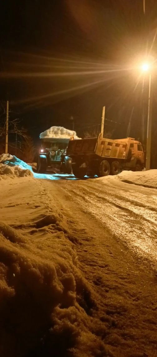 В Балаково продолжаются работы по уборке улиц В Балаково продолжаются работы по уборке улиц