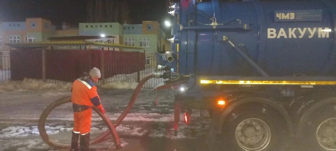 В Балаково продолжаются работы по уборке улиц В Балаково продолжаются работы по уборке улиц