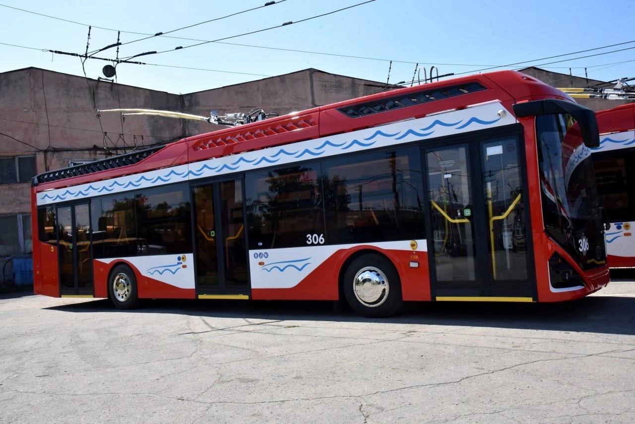 В рамках программы комплексного развития, инициированной Вячеславом Володиным, в город Балаково поступило 16 единиц новых современных троллейбусов «Адмирал» В рамках программы комплексного развития, инициированной Вячеславом Володиным, в город Балаково поступило 16 единиц новых современных троллейбусов «Адмирал»