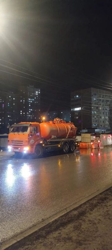 Ведутся работы по ремонту участка канализационной сети на ул. Тельмана