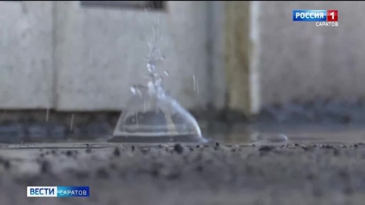 В зимний период контроль за своевременной очисткой снега и наледи с кровель нежилых зданий являлся приоритетным